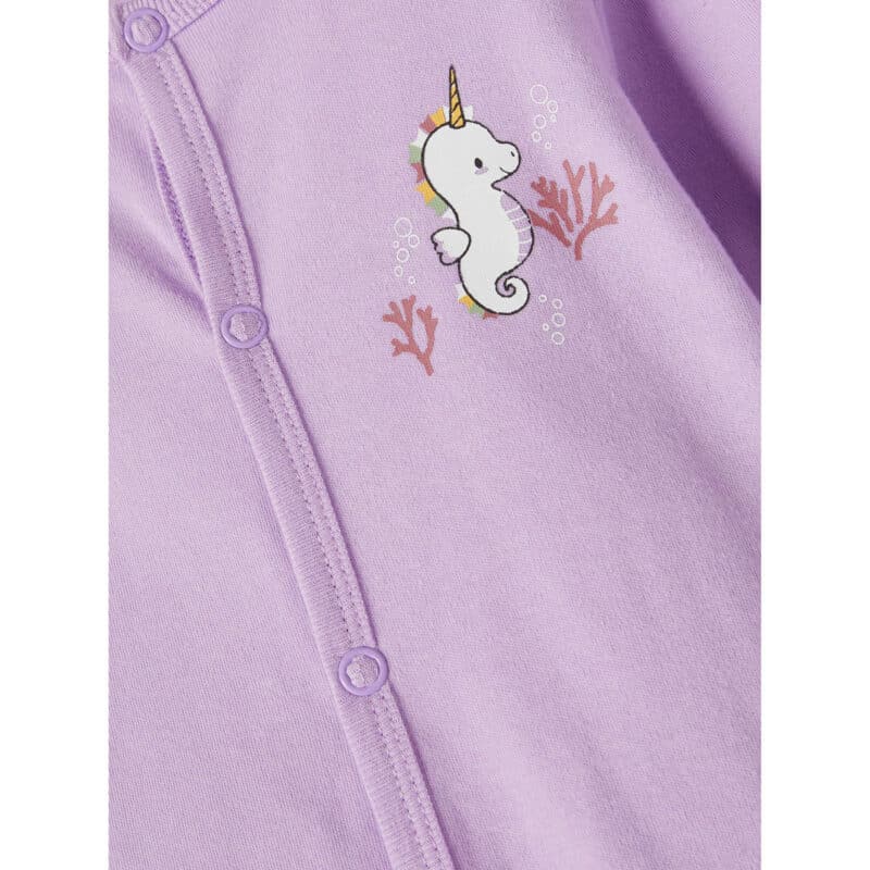 NAME IT 2er Pack Baby-Mädchen Schlafanzug Einhorn Seepferdchen Schlafstrampler Druckknöpfe in Weiß/Rosa – Detailbild 6 – jetzt kaufen bei Lifetex-Heimtextilien.de