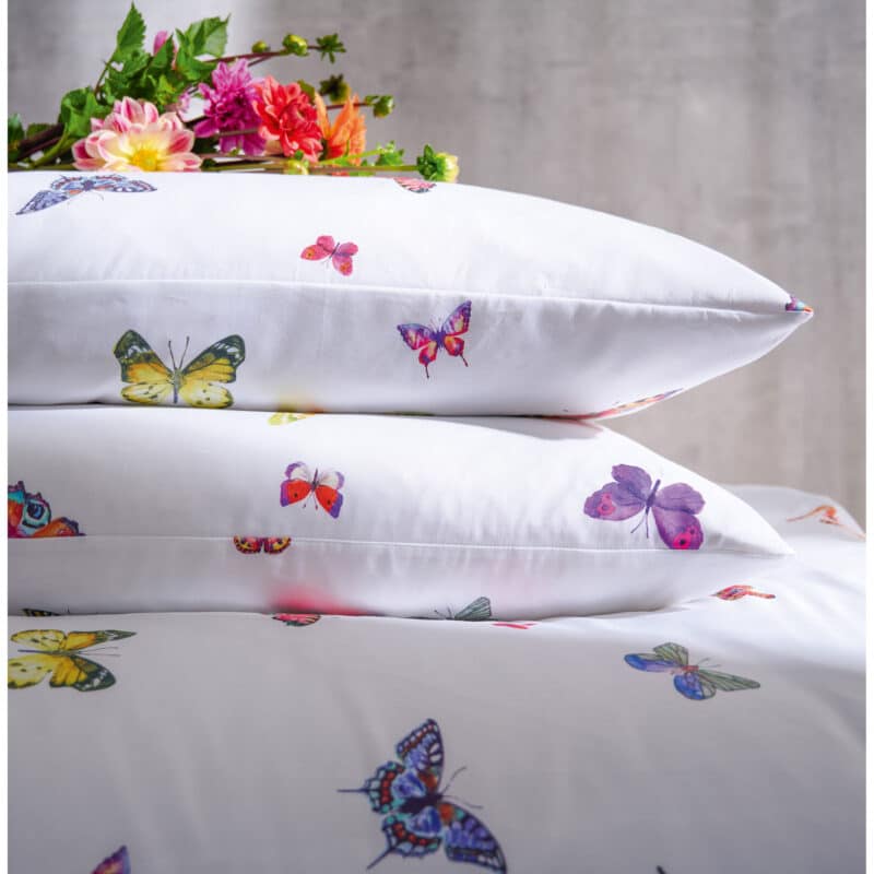 Apelt Bettwäsche-Garnitur Lucky GOTS Schmetterlinge 135x200 + 80x80 cm Weiß – Detailbild 2 – jetzt kaufen bei Lifetex - Textile Lebensqualität